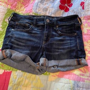 size 4 american eagle shorts.